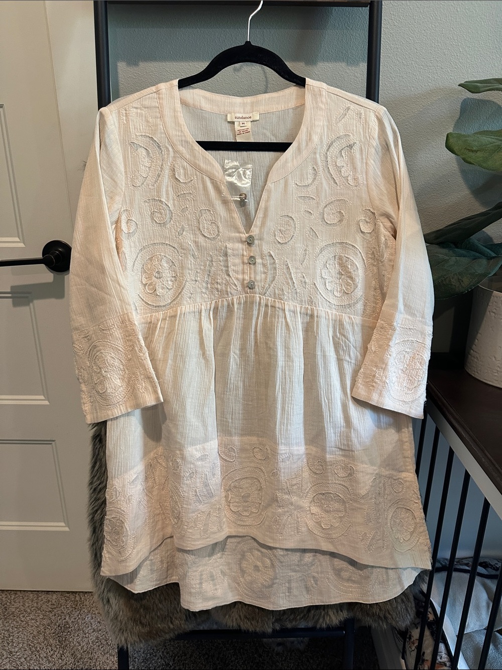 Sundance Cream Embroidered Split-Neck Tunic